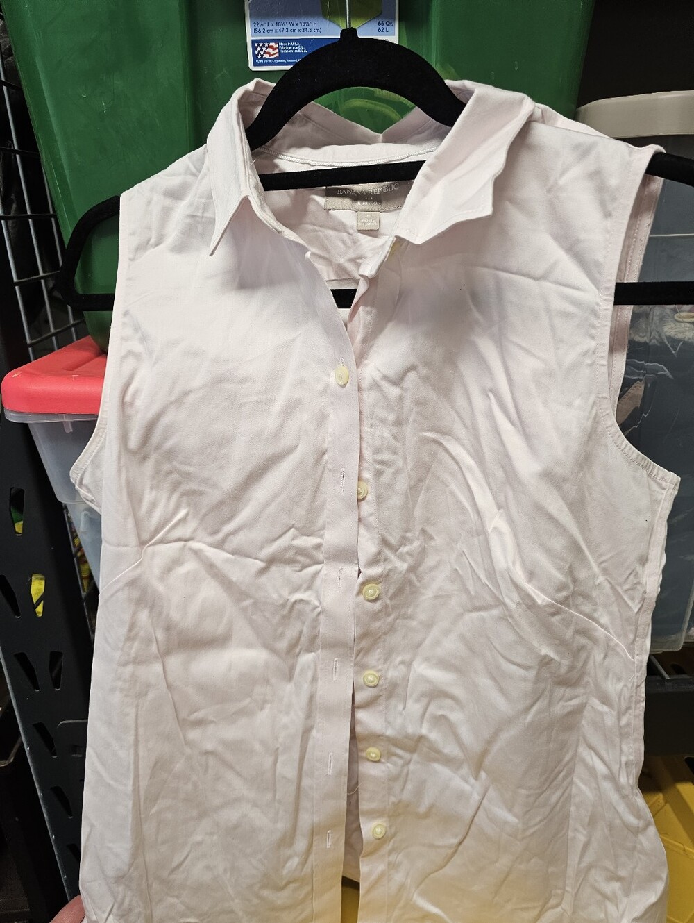 Banana Republic pale pink classic button down shell size 8